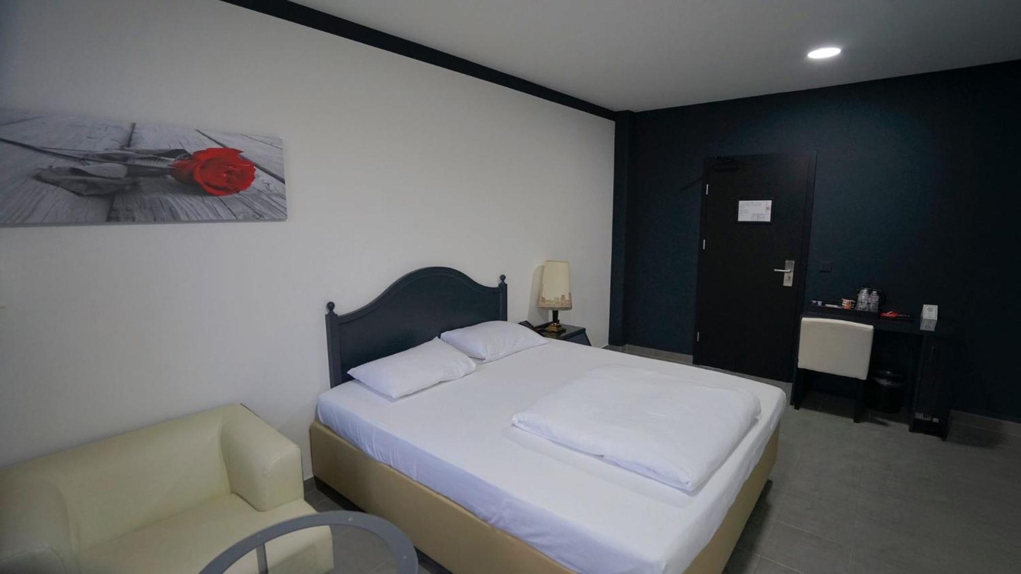 Tibet Hotel Am Airport Duesseldorf-라팅겐 외부 사진