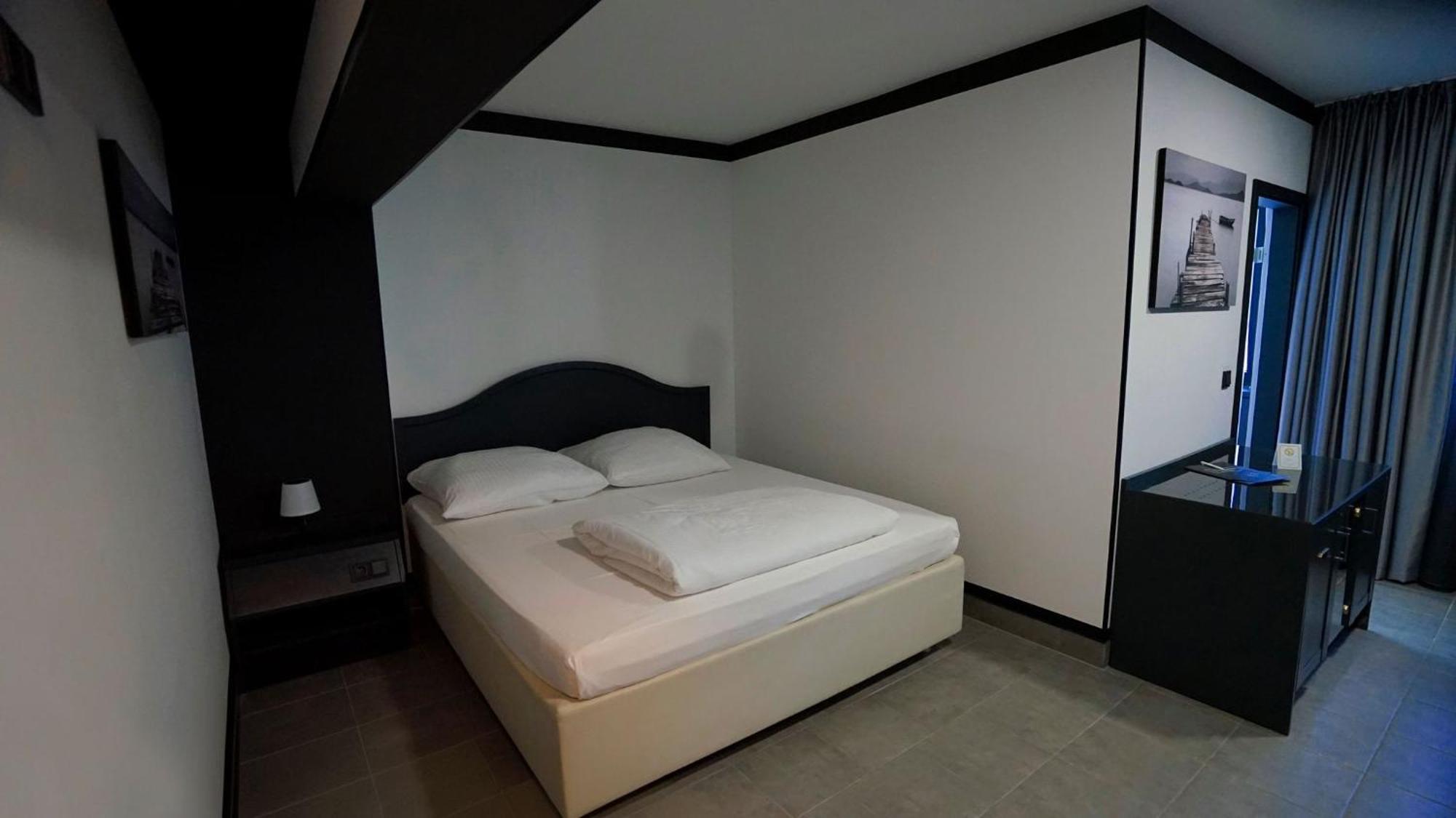 Tibet Hotel Am Airport Duesseldorf-라팅겐 외부 사진